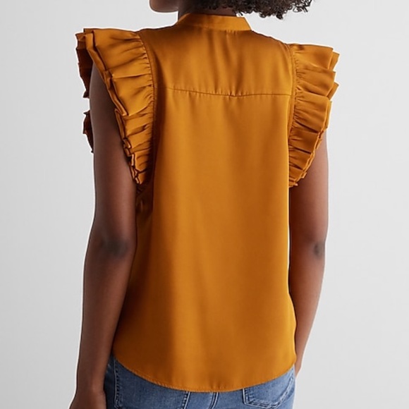 NWT express satin short sleeve button up blouse size L - Picture 2 of 7